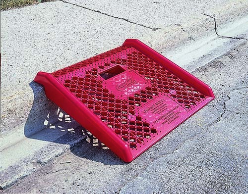 RED PLASTIC CURB RAMP (CC)